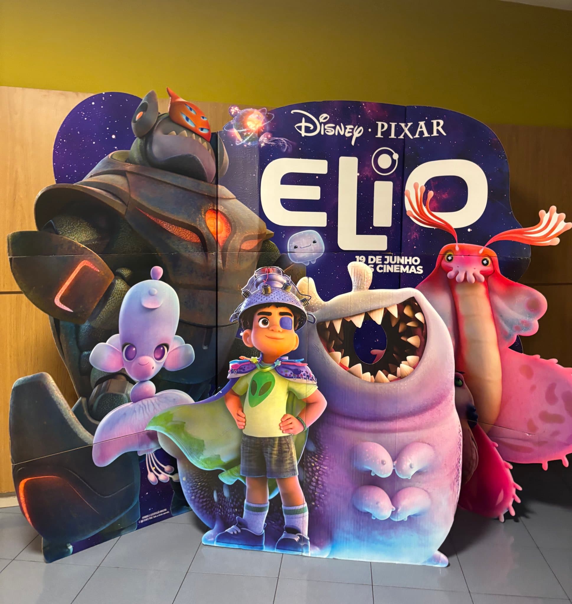 cartaz de elio em cinema brasileiro